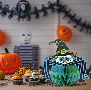 Vue détaillée de la décoration de table en nid d'abeille sorcière d'Halloween pour fête