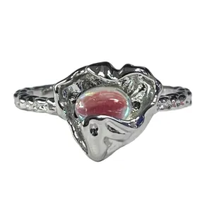 Minimalistische zilverkleurige open ring met roze maansteen voor dames modeontwerp