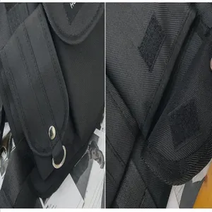 Makroaufnahme der schwarzen taktischen Brusttasche mit robustem Nylon und Klettverschluss
