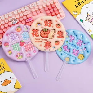 Abanicos de mano 3D para verano con relieves lindos y frases inspiradoras de moda ya