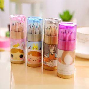 Lot de 12 crayons de couleur mignons avec taille-crayon intégré dans des tubes.