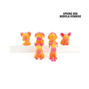 Sechs 3D-gedruckte Feder-Hundefiguren im Nebula Sunrise Farbverlauf