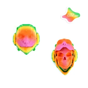 Nahaufnahme von 3D-gedrucktem mechanischem Robotergesicht mit Totenkopf