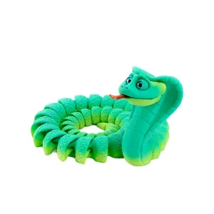 Juguete de serpiente cobra articulada impresa en 3D con degradado verde y amarillo