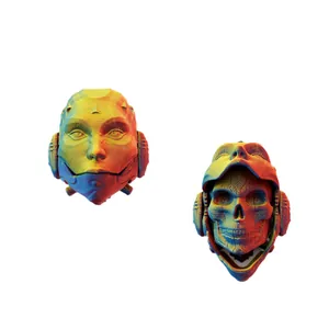 3D-gedruckte mechanische Mädchenfigur mit Regenbogenverläufen und verstecktem Totenkopf