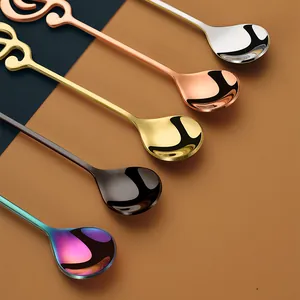 Set de cinq cuillères en acier inoxydable en forme de note de musique pour le café