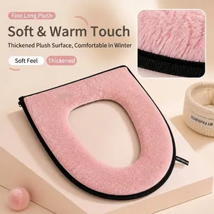 Funda de felpa rosa para asiento de inodoro con bordado 'Beautifully' y cremallera.