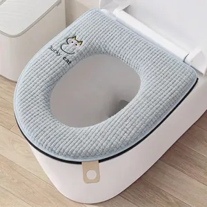 Funda de asiento de inodoro de felpa azul con cremallera y bordado de gato de la suerte