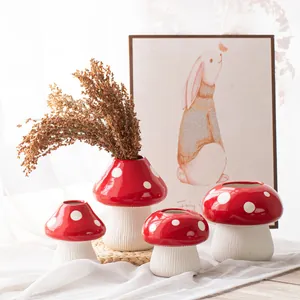 Ensemble de vases en céramique en forme de champignon rouge à pois pour décor