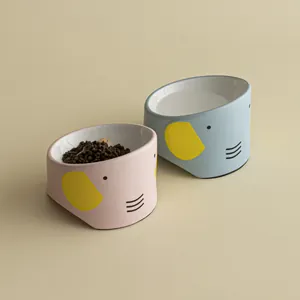 Keramische voerbak in de vorm van een olifant met ergonomisch ontwerp voor honden en katten