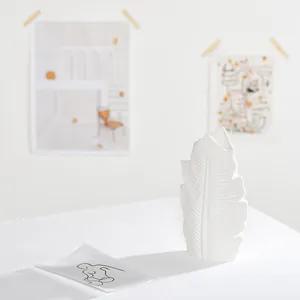 Modern Minimalist White Ceramic Vase Leaf Shape Design Creative Home Decor Accent For Dried Flowers Living Room Desktop Ornament