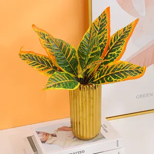Nordische goldene galvanisierte Keramikvase mit künstlichen Blättern für Tischdeko