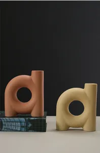 Juego de jarrones de cerámica abstractos en forma de d con acabado texturizado moteado