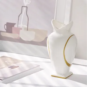 Minimalistische creatieve keramische vaas met gouden rand voor decoratie