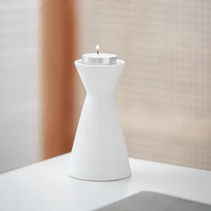 Bougeoir en céramique blanche au style nordique épuré pour décoration de table