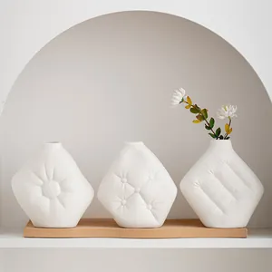 Ensemble de vases en céramique blanche avec texture oreiller pour la décoration