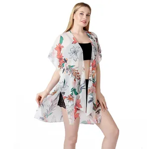 Elegante kimono de playa de gasa con estampado floral y mangas de murciélago de verano.