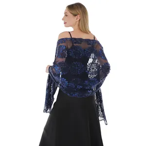 Vista posteriore di scialle in pizzo blu navy con paillettes floreali per serate.