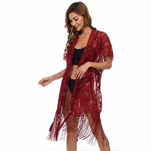 Élégant cache-maillot en dentelle bordeaux avec glands et design à ouverture frontale