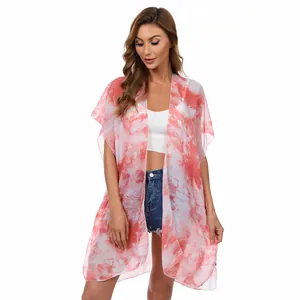 Cubre biquini de gasa tie-dye rojo y blanco con detalle de mangas murciélago