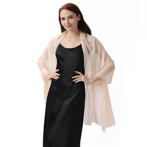 Elegante chal de fiesta champán con brillo para bodas y ocasiones especiales