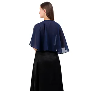 Detaillierte Rückansicht eines dunkelblauen Chiffon-Schals für Brautjungfern-Abendkleider