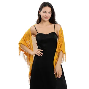 Châle élégant en dentelle jaune avec motifs floraux et franges pour tenue de fête