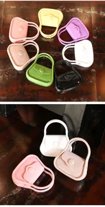 Groupe de sacs à main en gelée colorés aux couleurs de bonbons, finition brillante