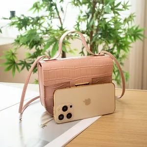 Elegante roze handtas met steenpatroon en gouden slot voor dames crossbody