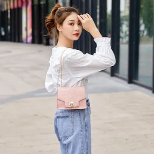 Fashionable pink stone pattern women's crossbody bag with chain strap and gold lock