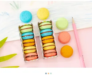 Niedliches Radiergummi-Set in Macaron-Form für Schüler in bunten Schachteln mit Bleistift.