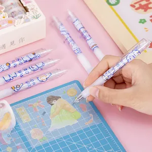 Simpatico taglierino retrattile a forma di penna con motivi a cartoni animati per scrapbooking