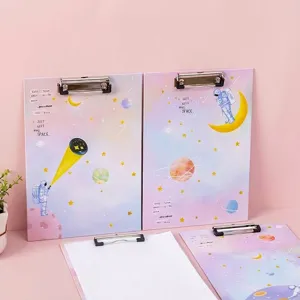 Simpatica cartella portablocco A4 con tema astronauta e spazio per ufficio e scuola