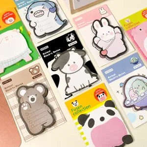 Vue détaillée de diverses notes autocollantes mignonnes en forme d'animaux de dessin animé
