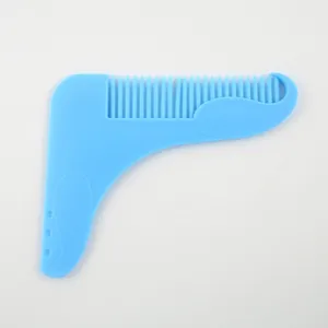 Vista detallada de la plantilla de peine para barba azul con dientes de aseo de precisión