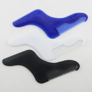 Detalle de peines de plantilla para barba de hombre en tres colores para un estilo preciso