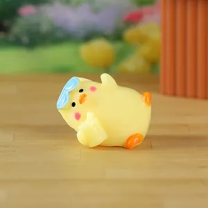 Linda estatuilla de pollito amarillo en resina para decoración de micro paisaje DIY