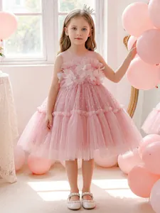 Elegantes rosa Blumenmädchenkleid mit glitzernden Tüllschichten und Blumendetails