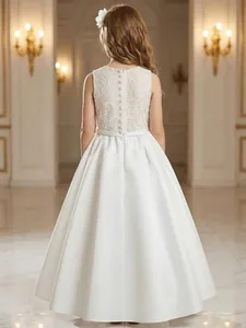 Elegantes weißes Mädchenkleid aus Satin mit Spitzenrücken für Partys und Hochzeiten