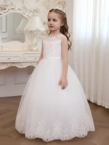Elegantes weißes Blumenmädchenkleid aus Spitze mit Prinzessinnenrock