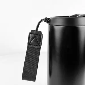 Schlanker schwarzer 304 Edelstahl Isolier-Kaffeebecher mit tragbarem Leder-Tragegriff