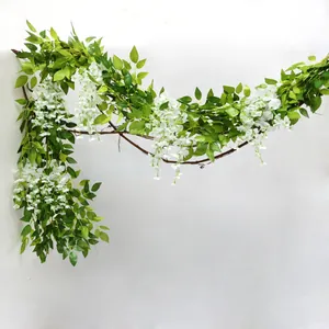 Realistische witte kunstmatige blauweregen met groene bladeren voor bruiloft