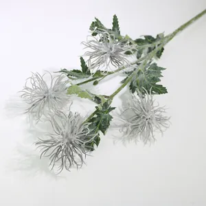 Close-up of four-head flocked crab claw chrysanthemum for home wedding decoration