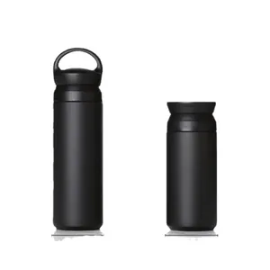 Bouteilles isothermes minimalistes en acier inoxydable noir mat sous deux styles
