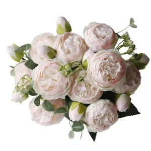 Élégant bouquet de pivoines et roses artificielles roses pour la décoration de table