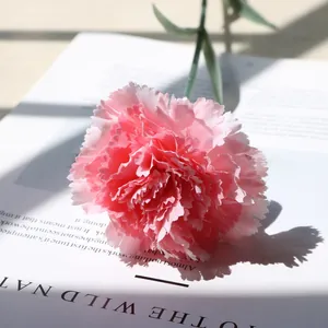 Élégante fleur d'œillet artificielle en tissu de soie rose avec tige longue décor