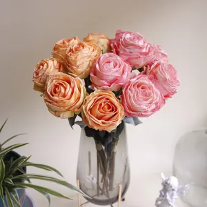 Eleganter künstlicher Litschirose-Strauß in Glasvase für Heim- und Wohnzimmerdekoration