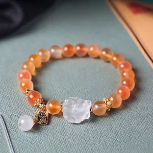 Elegantes Armband aus orangefarbenem Achat und weißem Kristall mit Neun-Schwanz-Fuchs