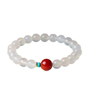 Retro witte agaat kralenarmband met rode steen accent en turquoise spacer