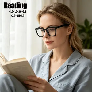 Vista detallada de gafas de lectura con montura negra y filtro de luz azul para mujer